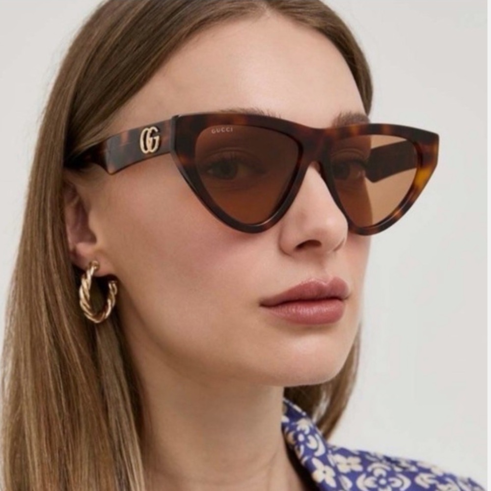 Gucci Tortoiseshell Sunglasses with Gold Logo